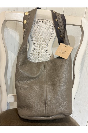 Bolso mujer piel tachuelas