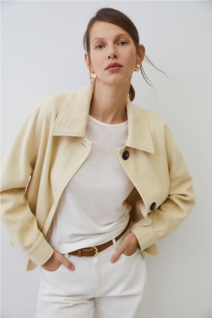 chaqueta corta charlote ese o ese color crema mujer