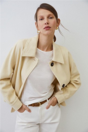 chaqueta corta charlote ese o ese color crema mujer