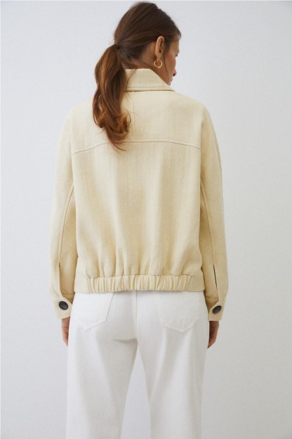 chaqueta corta charlote ese o ese color crema mujer