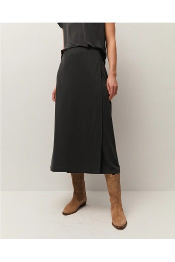 falda midi con corte negro systemaction mujer