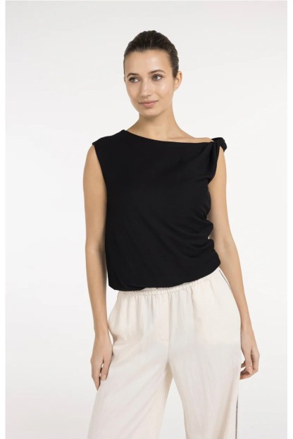blusa negra yaya sin mangas top
