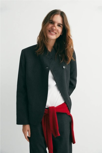 blazer gris oscuro ese o ese mujer