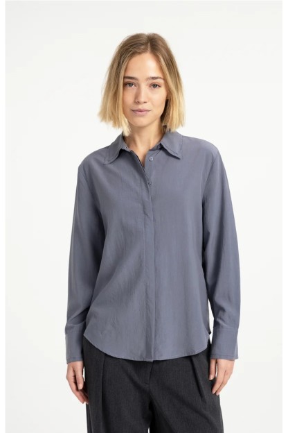 blusa color artico con detalle cuello yaya mujer