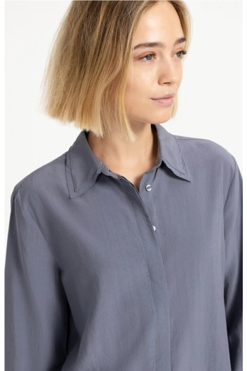 blusa color artico con detalle cuello yaya mujer
