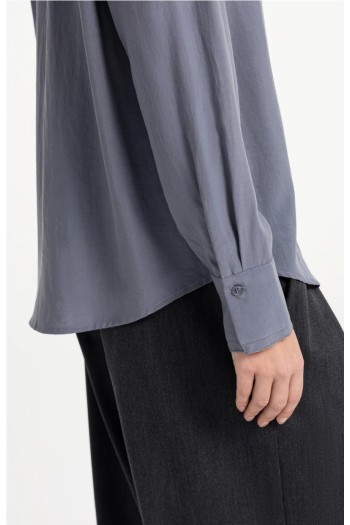 blusa color artico con detalle cuello yaya mujer
