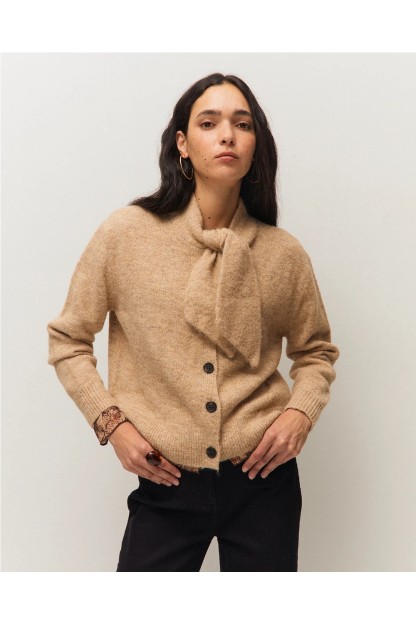 cardigan con lazada en el cuello color beige systemaction mujer