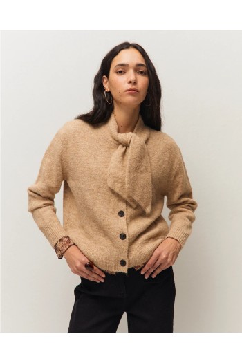 cardigan con lazada en el cuello color beige systemaction mujer