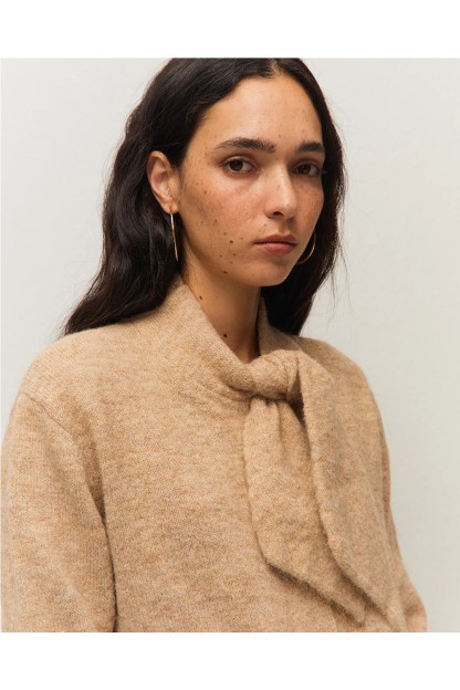 cardigan con lazada en el cuello color beige systemaction mujer