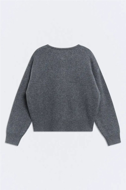 chaqueta gris ese o ese detalle botones 2