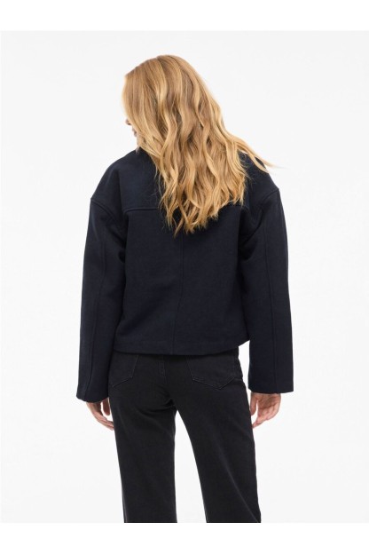 Chaqueta Vikamina en azul marino de VILA