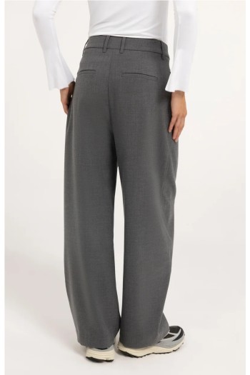 pantalon de vestir yaya con corte barrel