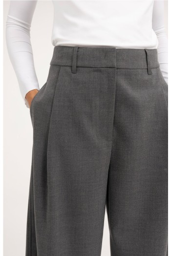 pantalon de vestir yaya con corte barrel