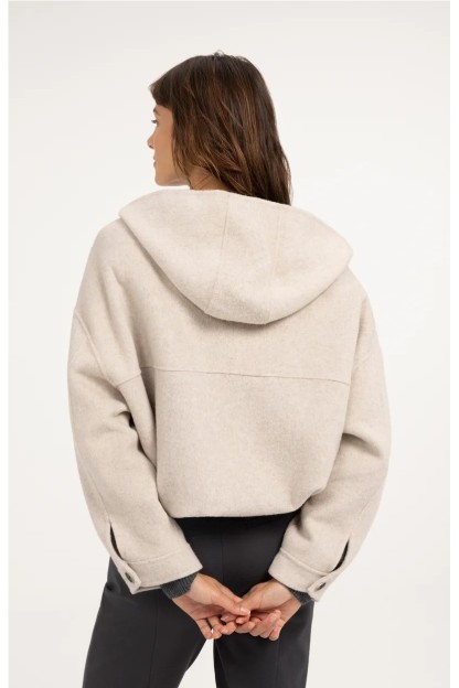 chaqueta yaya oversized con capucha
