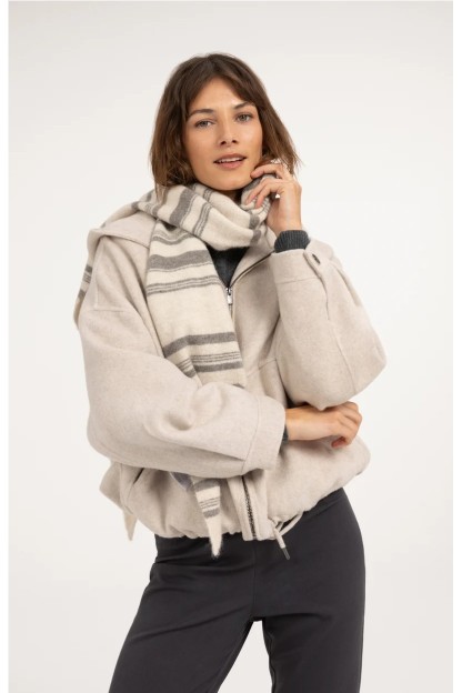 chaqueta yaya oversized con capucha