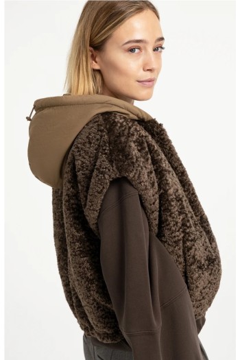chaleco reversible yaya un lado borreguito y otro marron