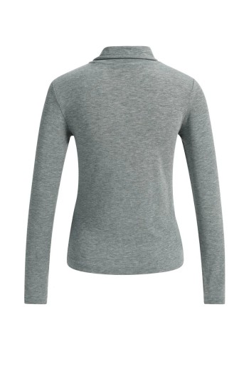 camiseta gris yaya con pañuelo