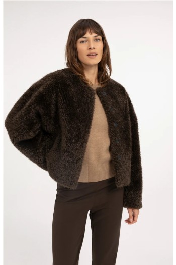 chaqueta corta marron yaya de pelo sintetico