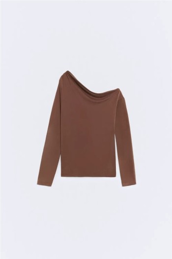 camiseta nicole asimetrico negra marron ese o ese