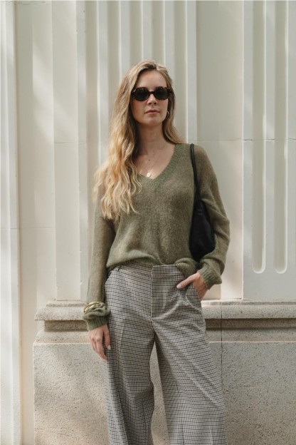 Jersey de galga media. Con composición de lana. Tejido ligeramente tra