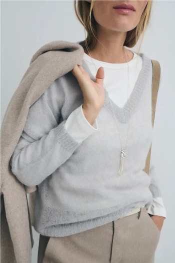 Jersey de galga media. Con composición de lana. Tejido ligeramente tra