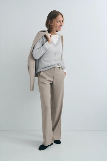 Jersey de galga media. Con composición de lana. Tejido ligeramente tra