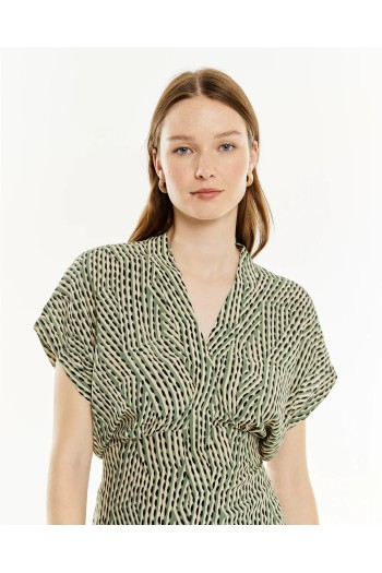 Camisa estampada mujer con frunce en el pecho color verde